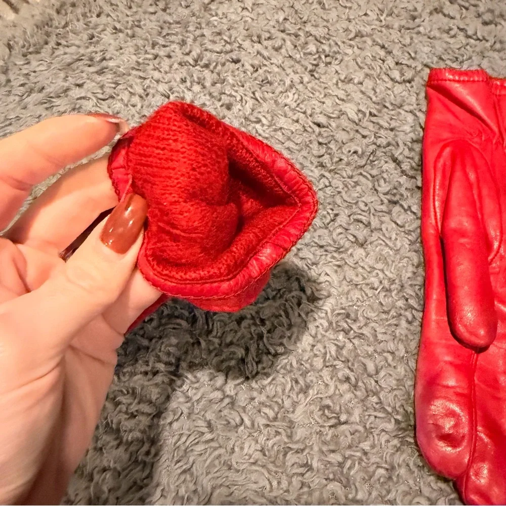 Red Leather Gloves | Lamb skin leather - Picture 3 of 5
